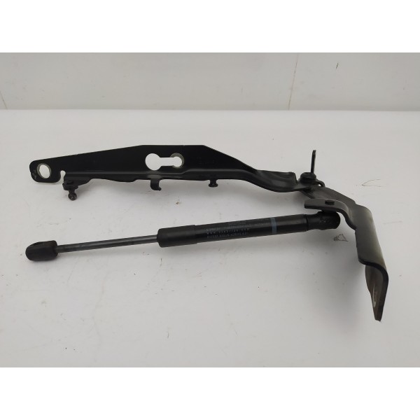 Dobradiça Braço Direito Capô Volvo S60 2016 2017