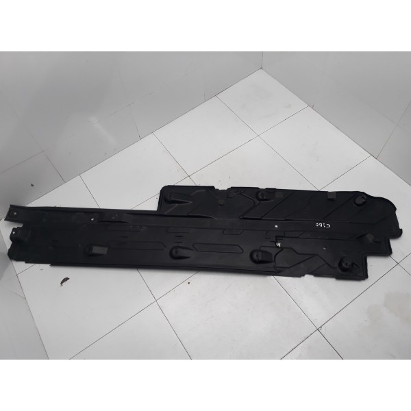 Protetor Assoalho Esquerdo Mercedes C180 2016 Detalhe