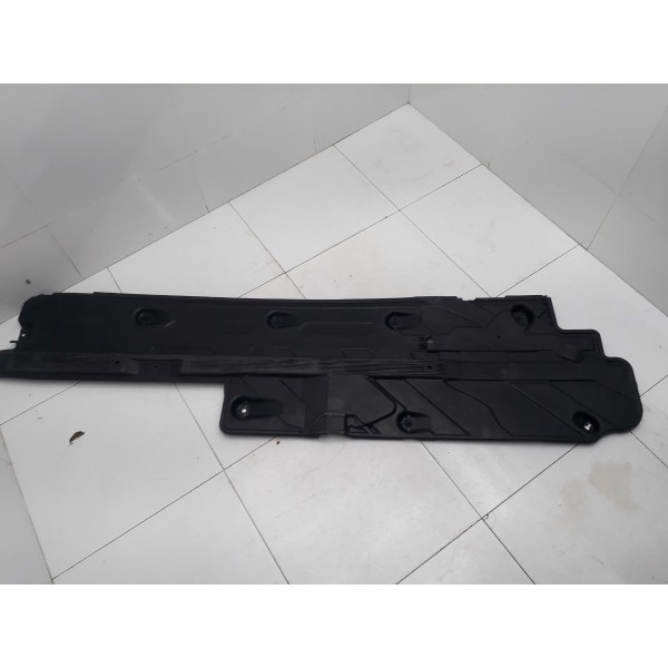 Protetor Assoalho Esquerdo Mercedes C180 2016 Detalhe