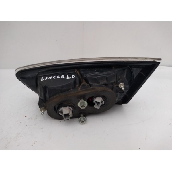 Lanterna Tampa Traseira Esquerda Mitsubishi Lancer 2014 2015