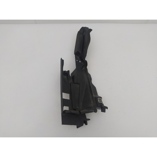 Suporte Guia Churrasqueira Direito Ford Focus 2016