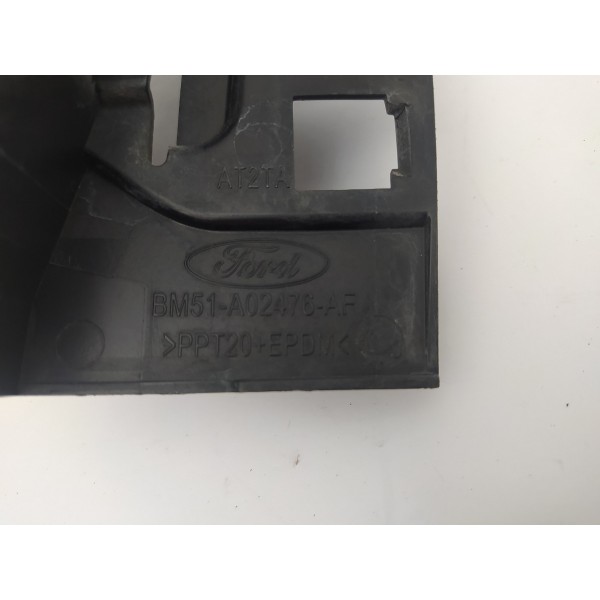 Suporte Guia Churrasqueira Direito Ford Focus 2016