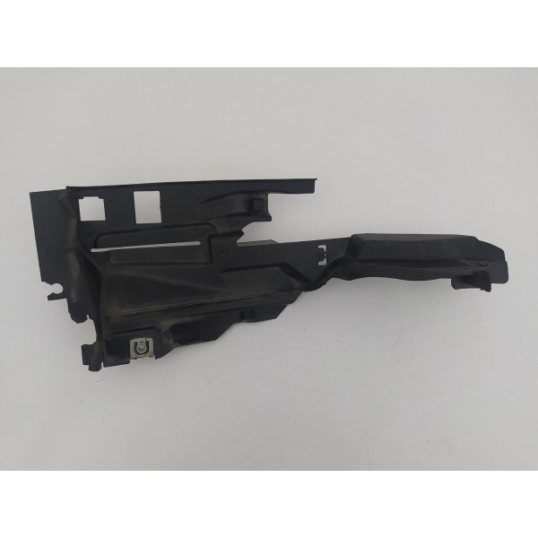 Suporte Guia Churrasqueira Direito Ford Focus 2016