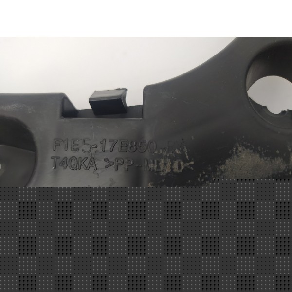 Guia Parachoque Traseiro Direito Ford Focus 2016