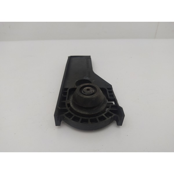 Suporte Inferior Direito Radiador Mercedes Gla 2015